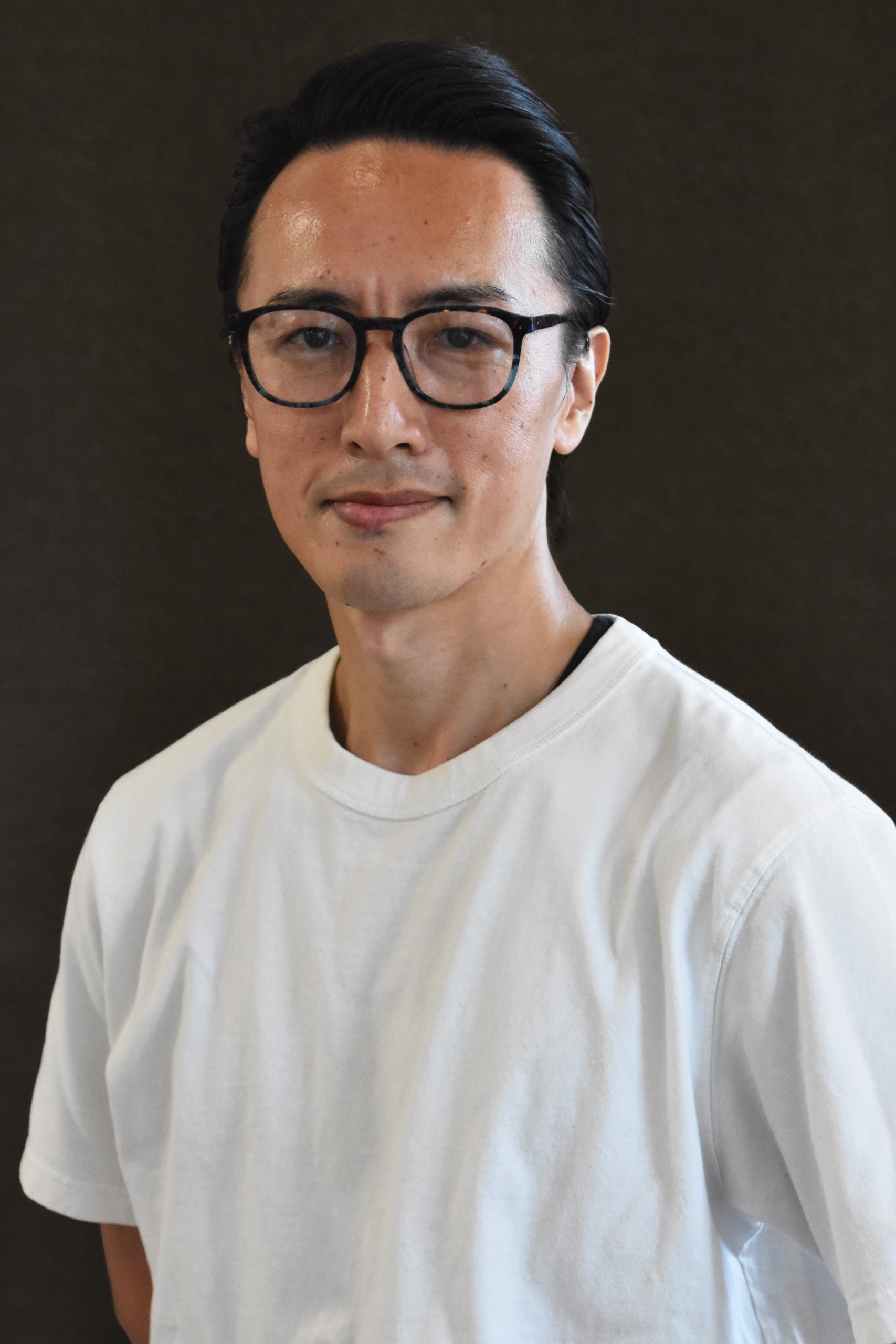 Yoshito Sakuraba, ICON Dance Visiting Faculty and Artistic Director of Abarukas, is an award-winning choreographer whose work has been presented worldwide from New York’s Joyce Theater to festivals in Italy and Spain. Known for his striking imagery and emotional depth, he has created works for leading companies including Bayerisches Staatsballett, NW Dance Project, and Louisville Ballet.